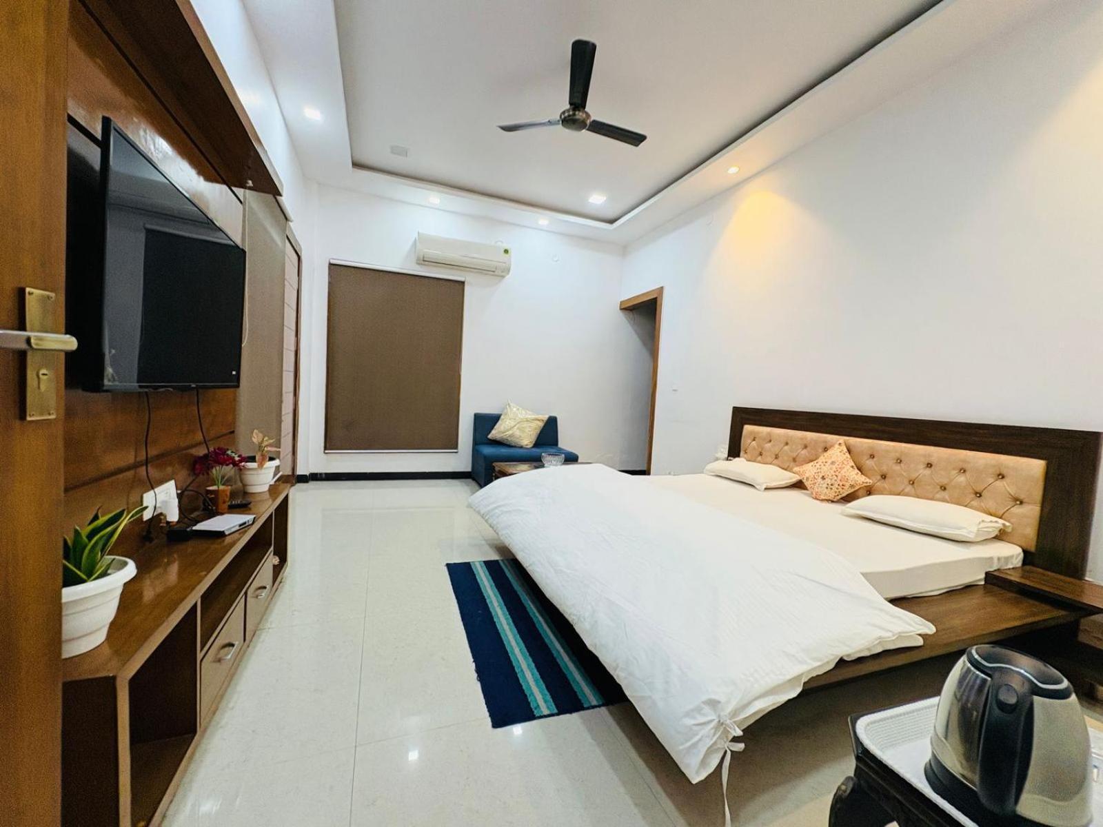 Shreshth Home Stay - Best Family Accommodation - 3Km From Har Ki Pauri, Haridwar, Uttarakhand Exterior photo